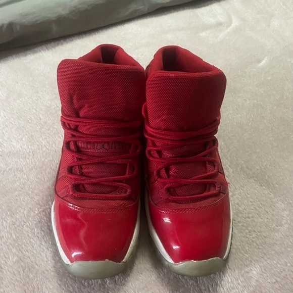 Air Jordan 11 Retro - Picture 1 of 3